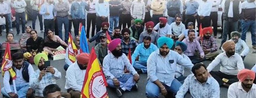 पंजाब टीचर्स ने GT रोड जाम किया, TET विवाद पर सरकार को चेतावनी